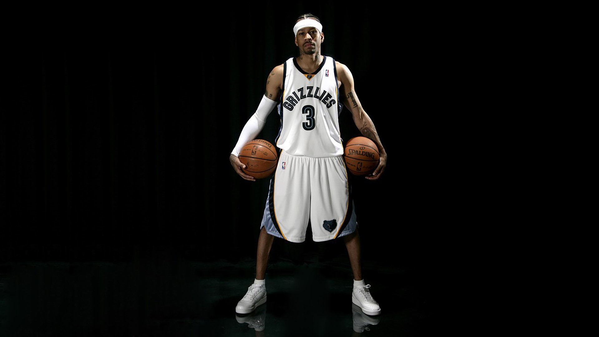 球场上的每一滴汗都是信仰，球场上的人都走光了,只剩下我一个修改病句