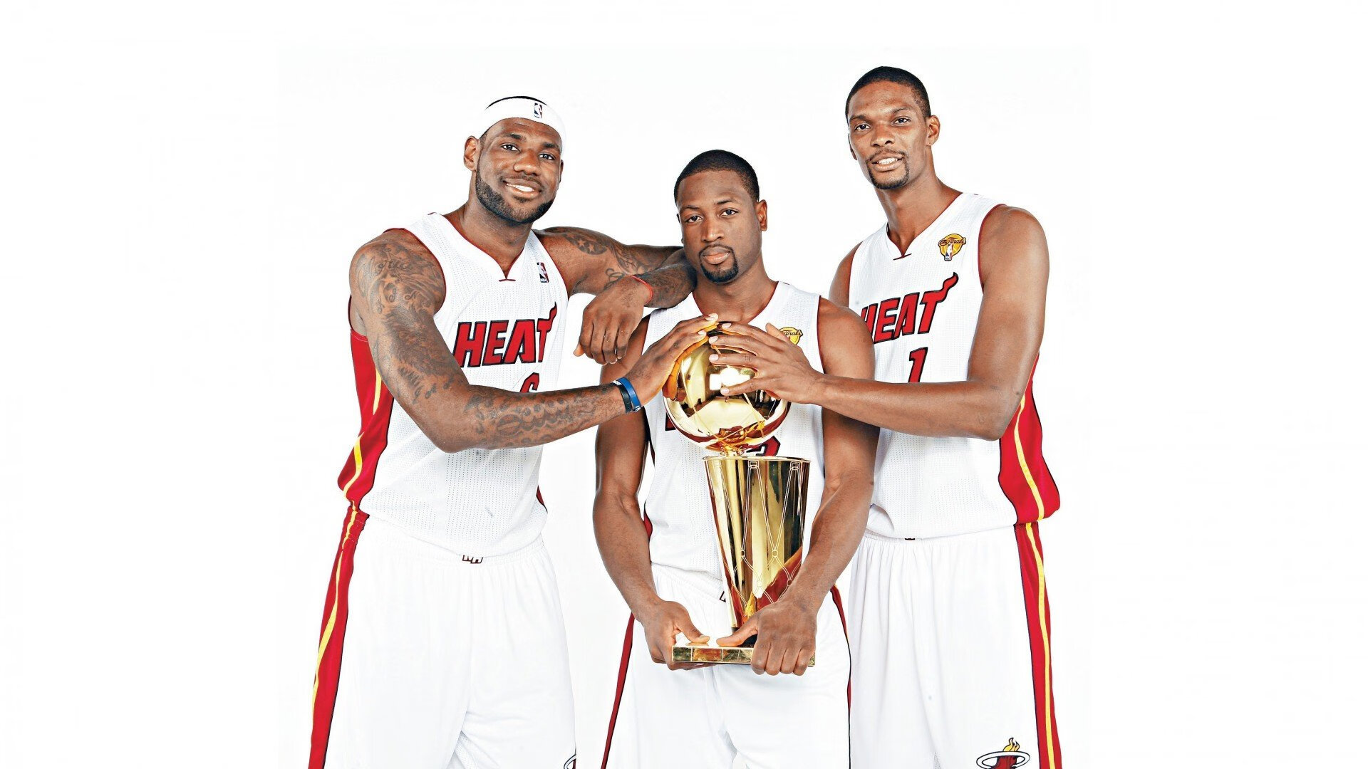 女篮姑娘的拼搏精神代代传承，女篮精神的标语