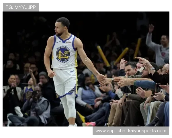 库里火力全开助勇士止颓，库里尽力了