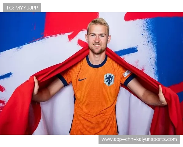 德里赫特头球绝平曼联客场战平热刺，足球德里赫特集锦