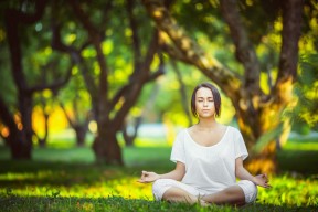 开云体育app网页版安全-教练战术：新任主帅首战战术调整获球迷与媒体热议，足球教练战术大师