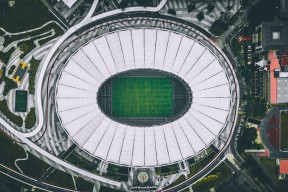 开云体育APP下载-晃飞鞋子!东契奇再演名场面 砍44分紧追一传奇，东契奇what foul